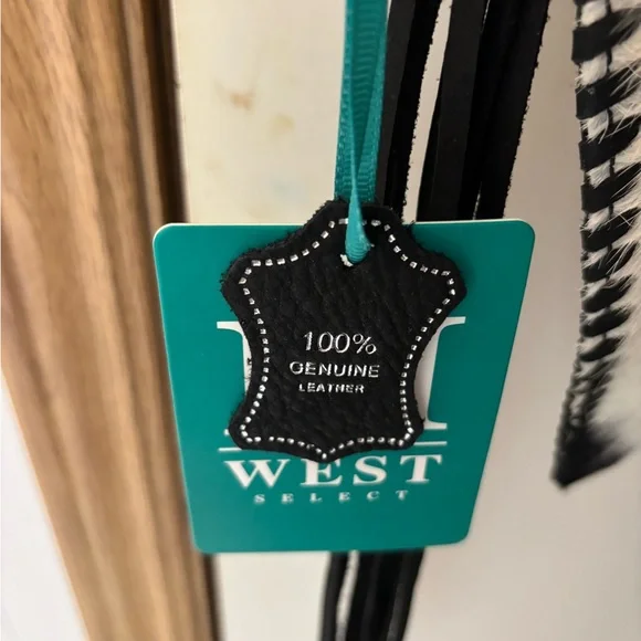 MONTANA WEST 100% LEATHER ENGRAVED TURQUOISE/HALF WHITE /BLACK COWHIDE PURSE - Picture 4 of 8